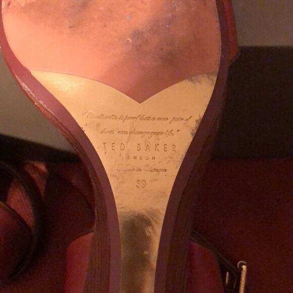 Ted Baker 39 Lernox Camel Brown Trim Stacked Wedge Sandals Gold Tone Hardware - Picture 12 of 15